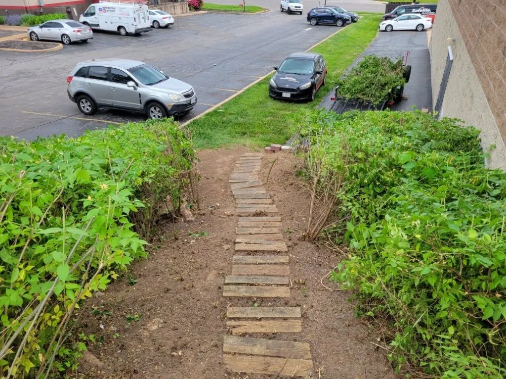 Affordable garden landscaping in Saint Louis, MO by Eds Lawn & Landscape