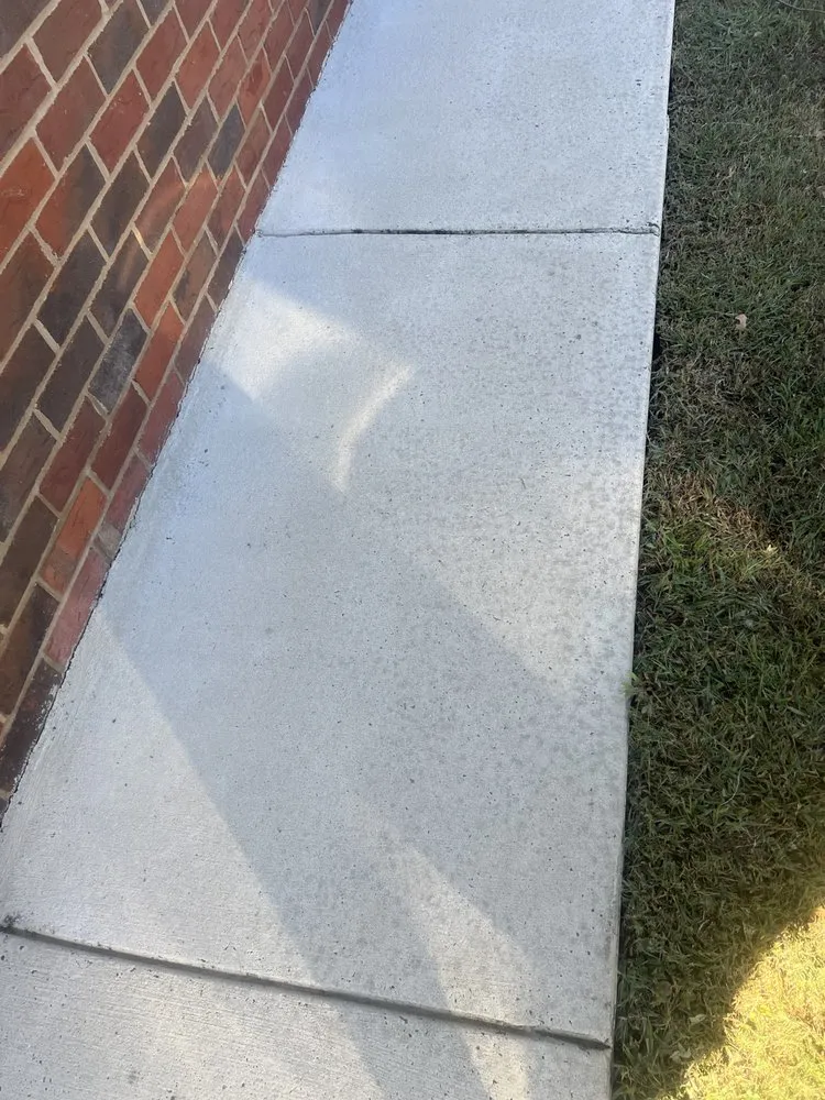 Top-rated residential landscaping in Rossville, GA by Ed's Lawn Care & Pressure Washing Service