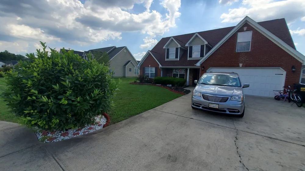 Top-rated landscaping services experts serving Rossville, GA - Ed's Lawn Care