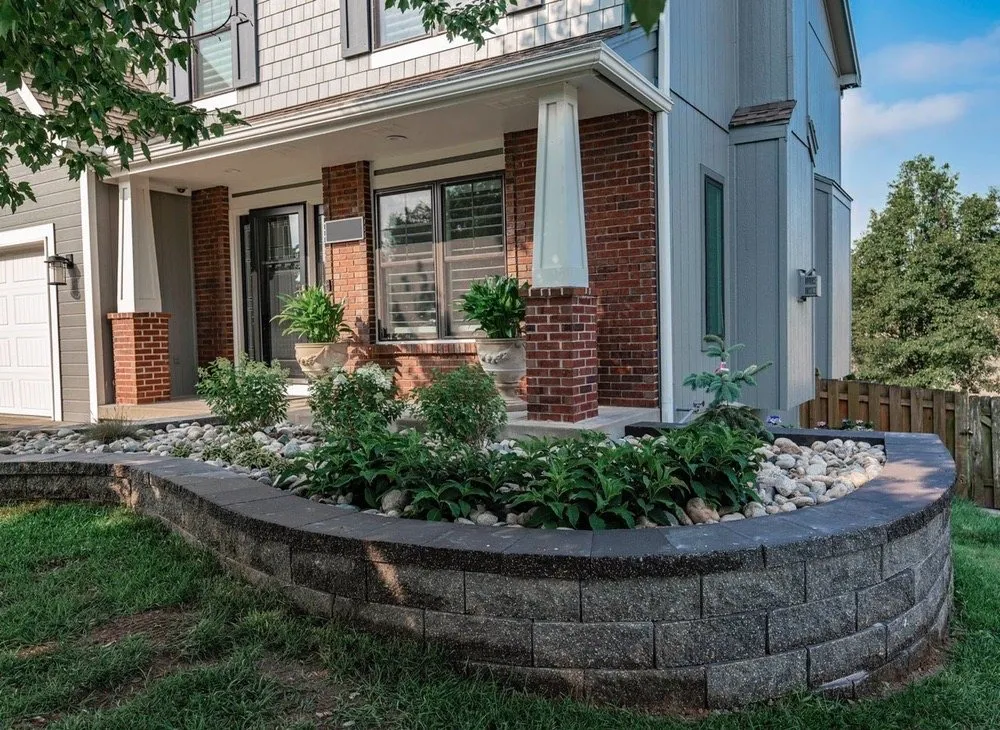 Professional landscaping services in North Kansas City, MO by EDU Lawn Service