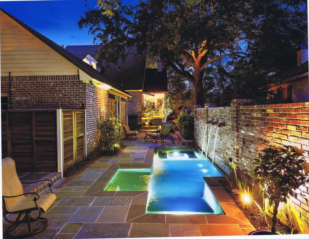 Professional lawn mowing service in Baton Rouge, LA by Eduardo Jenkins Landscape Architect & Planner