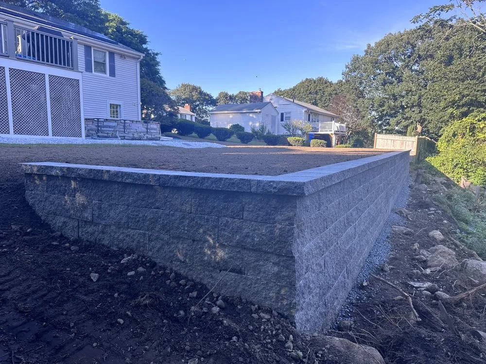 Top-rated lawn mowing service with custom design across Lynn, MA - Eduardo's Construction & Paving