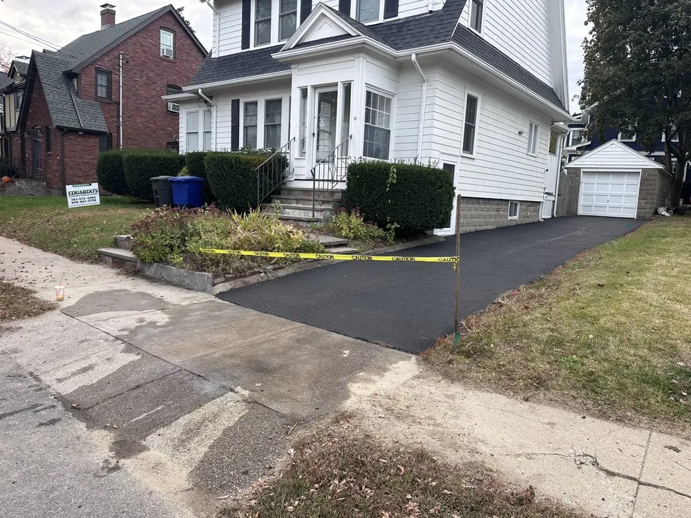 Local landscaping services experts serving Lynn, MA - Eduardo's Construction & Paving