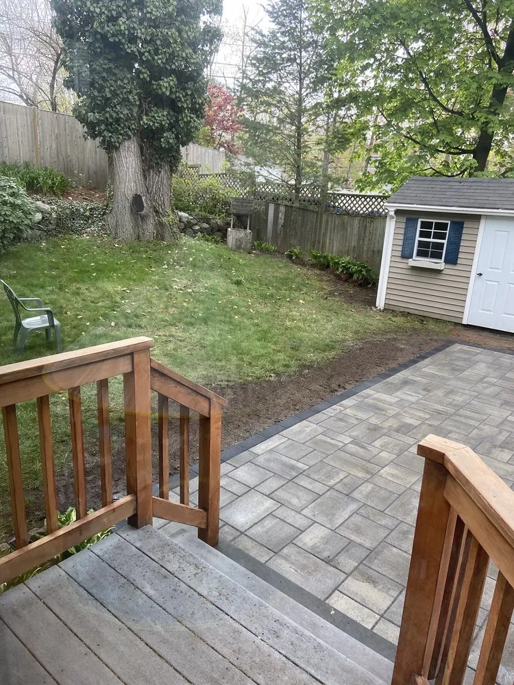 Local residential landscaping experts serving Lynn, MA - Eduardo's Construction & Paving