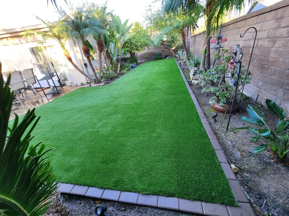 Reliable yard cleanup service in Garden Grove, CA - Eduardo's Hardscape