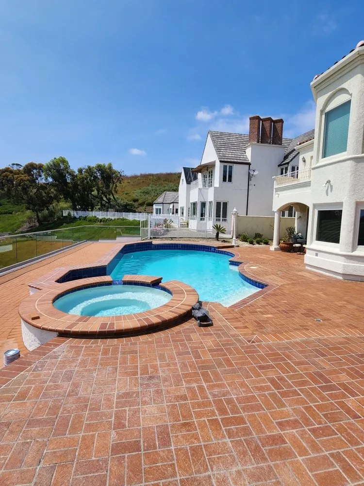 Top-rated yard cleanup service with custom design in Garden Grove, CA by Eduardo's Hardscape