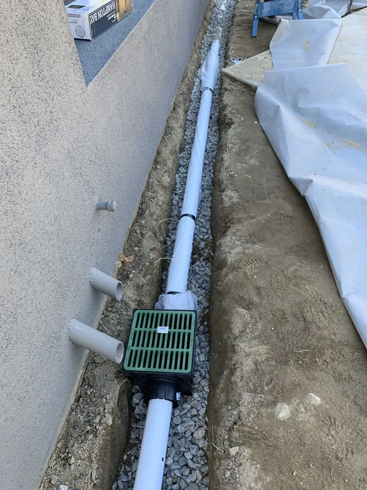 Custom lawn mowing service experts serving Desert Hot Springs, CA - Eduardo's Hauling & Landscaping Services