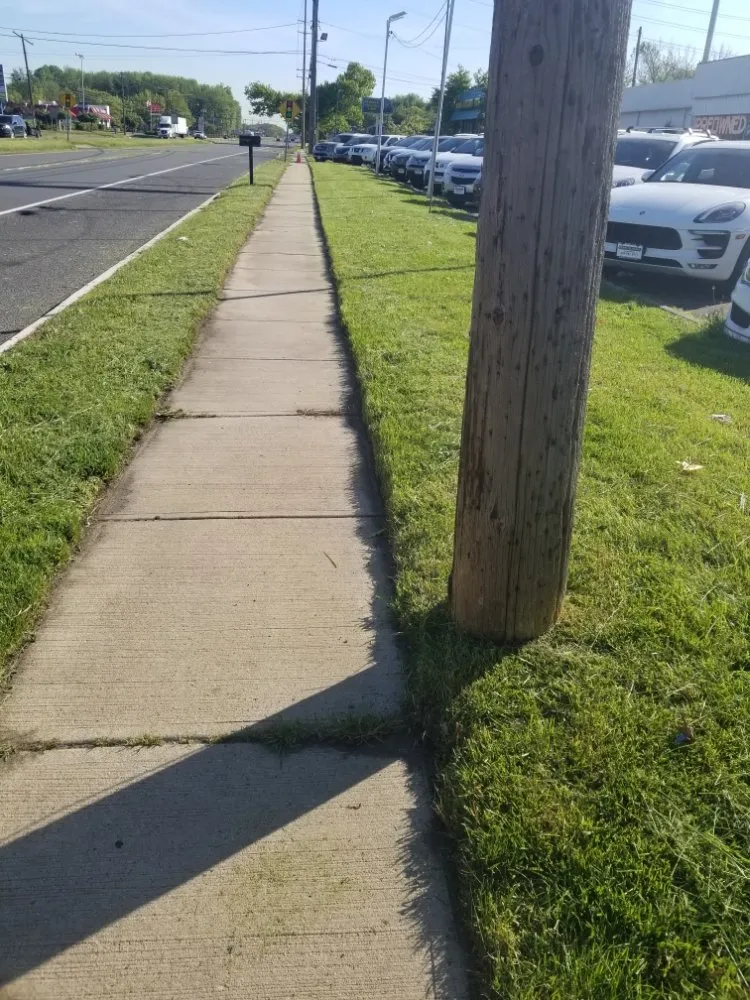 Top-rated lawn care service experts serving East Windsor, NJ - Eduardo's Landscape & Lawn Service