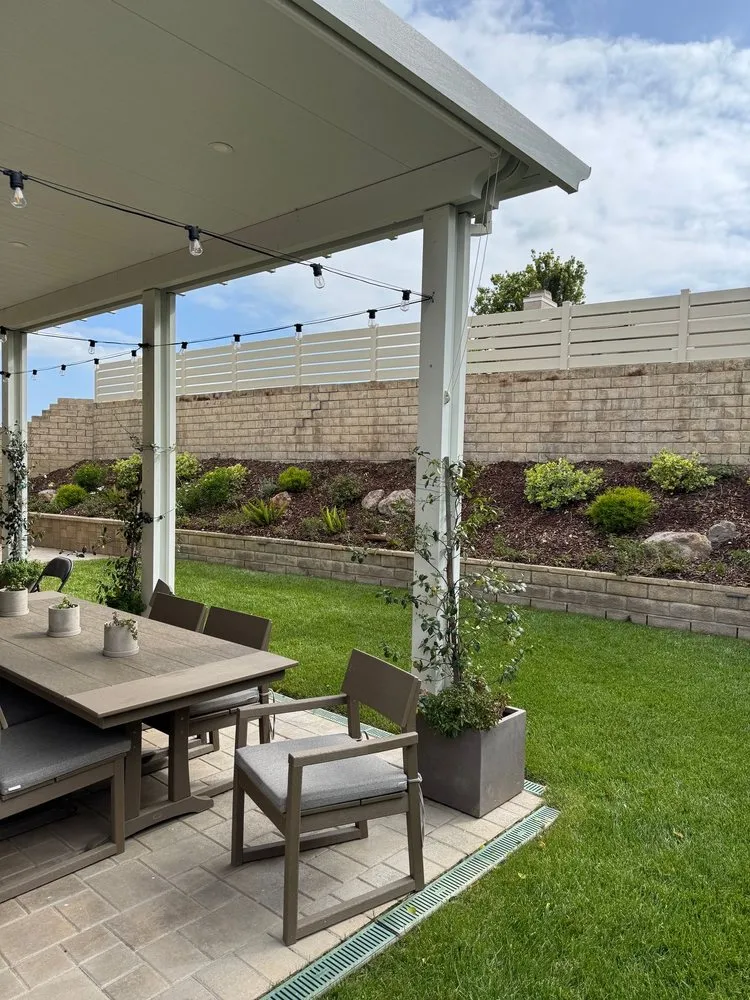 Affordable lawn mowing service with custom design across Santa Susana, CA - Eduardo’s Landscaping Gardener