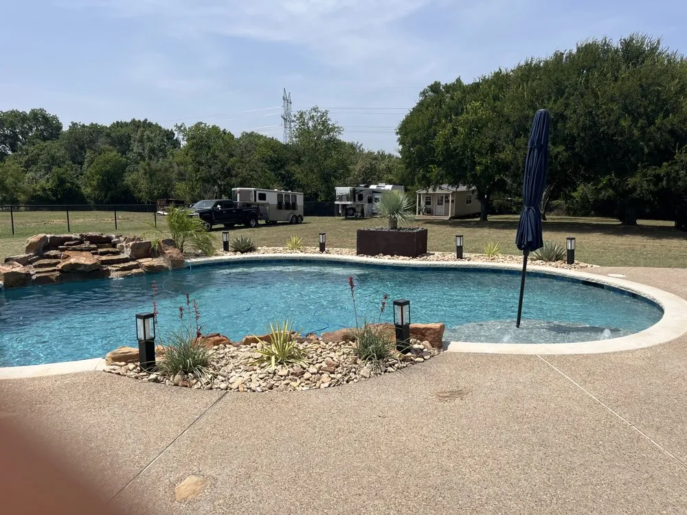 Top-rated lawn care service in Weatherford, TX by Eduardo’s landscaping