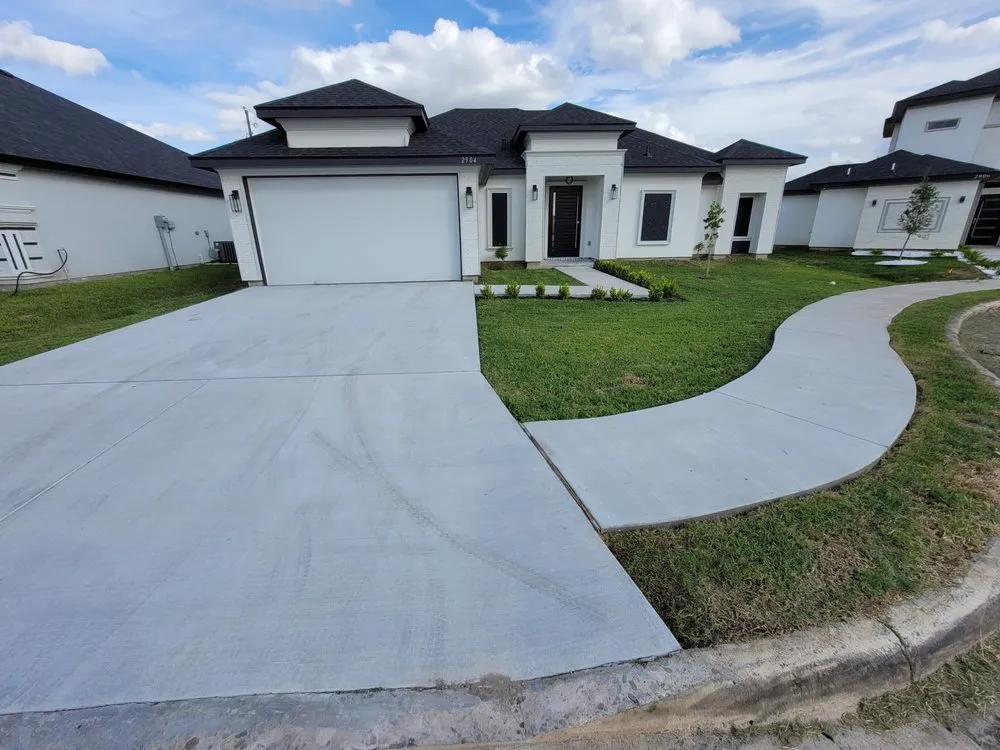 Custom yard maintenance for beautiful yards across San Juan, TX - Edward American Lawn Services