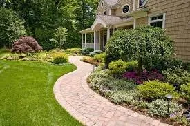 Trusted lawn mowing service in Lithia, FL by Edwards Edge Lawn Care