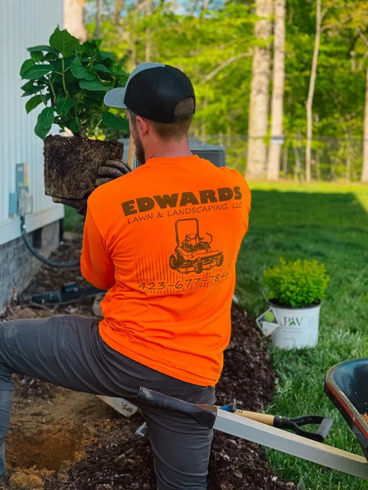 Reliable lawn care service experts serving Blountville, TN - Edwards Lawn and Landscaping