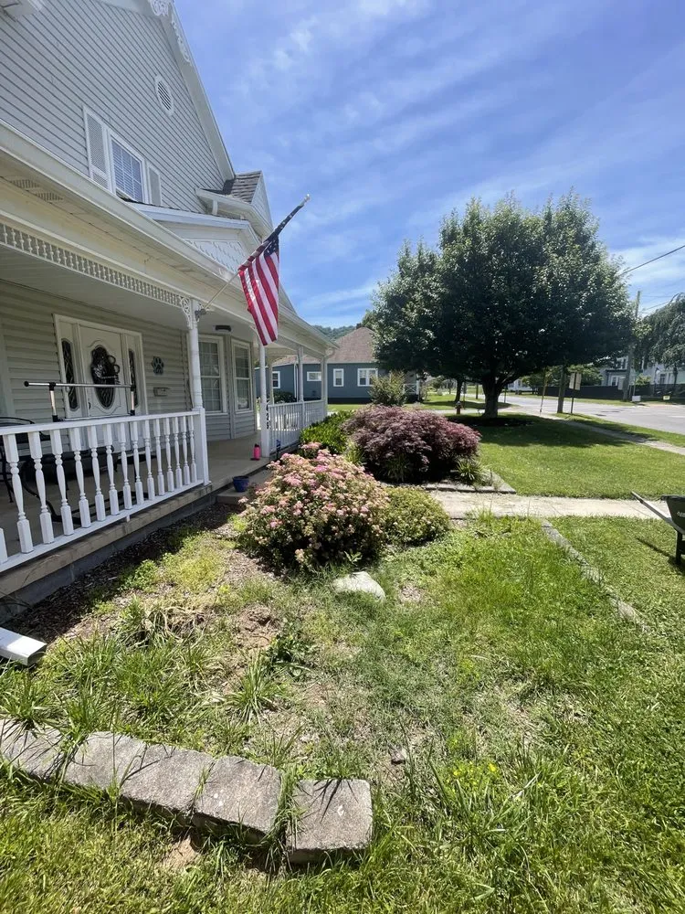 Trusted landscaping services experts serving Blountville, TN - Edwards Lawn and Landscaping