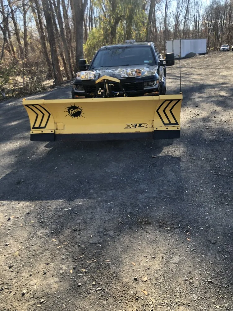 Top-rated yard maintenance in Fairport, NY by Edwards Lawn Care