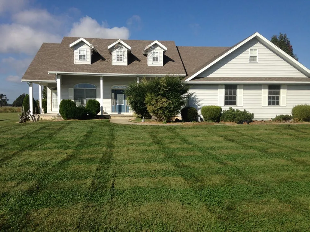Reliable yard cleanup service for outdoor upgrades across Strafford, MO - Edwards Lawn Service