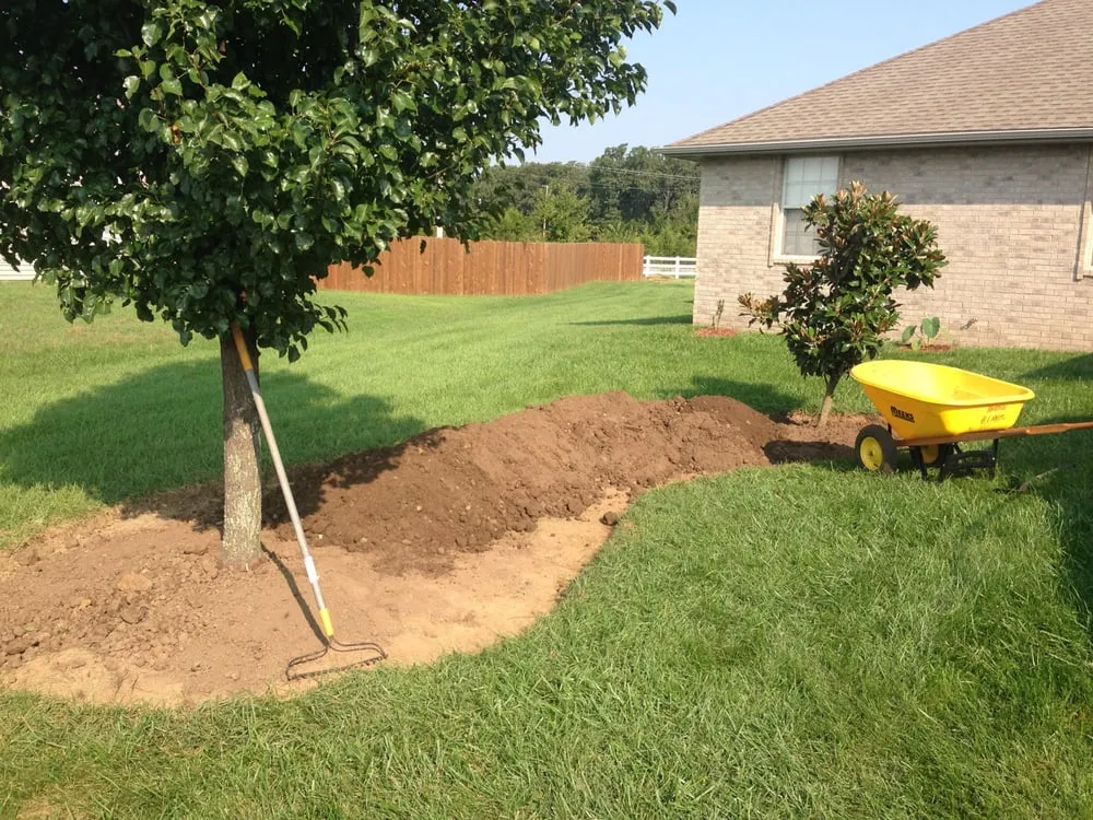 Affordable yard cleanup service experts serving Strafford, MO - Edwards Lawn Service