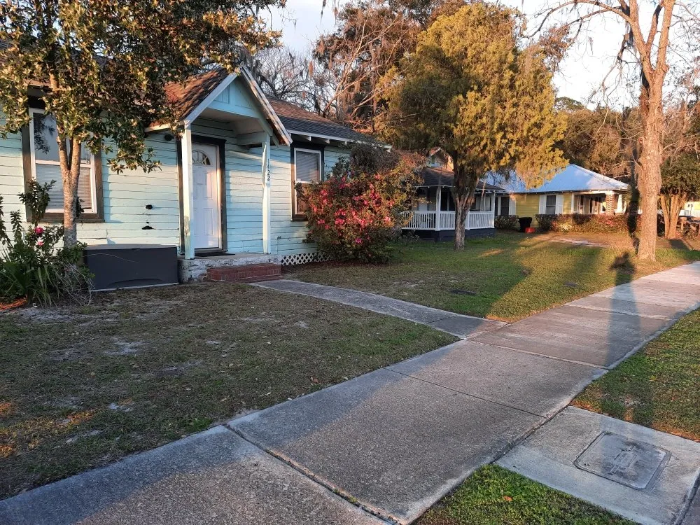 Custom residential landscaping for beautiful yards across Trenton, FL - Edwards Lawncare And More