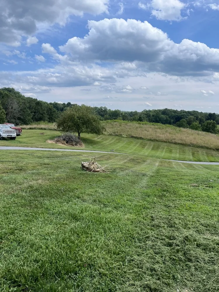 Custom lawn mowing service for residential properties across Annville, KY - Edwards Lawncare