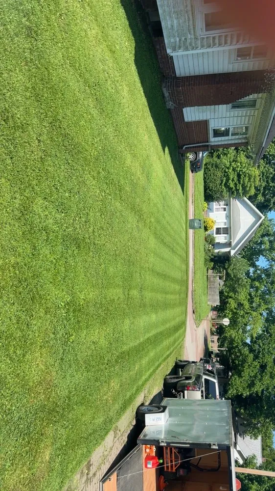 Custom yard maintenance experts serving Herrin, IL - Edwards Lawncare