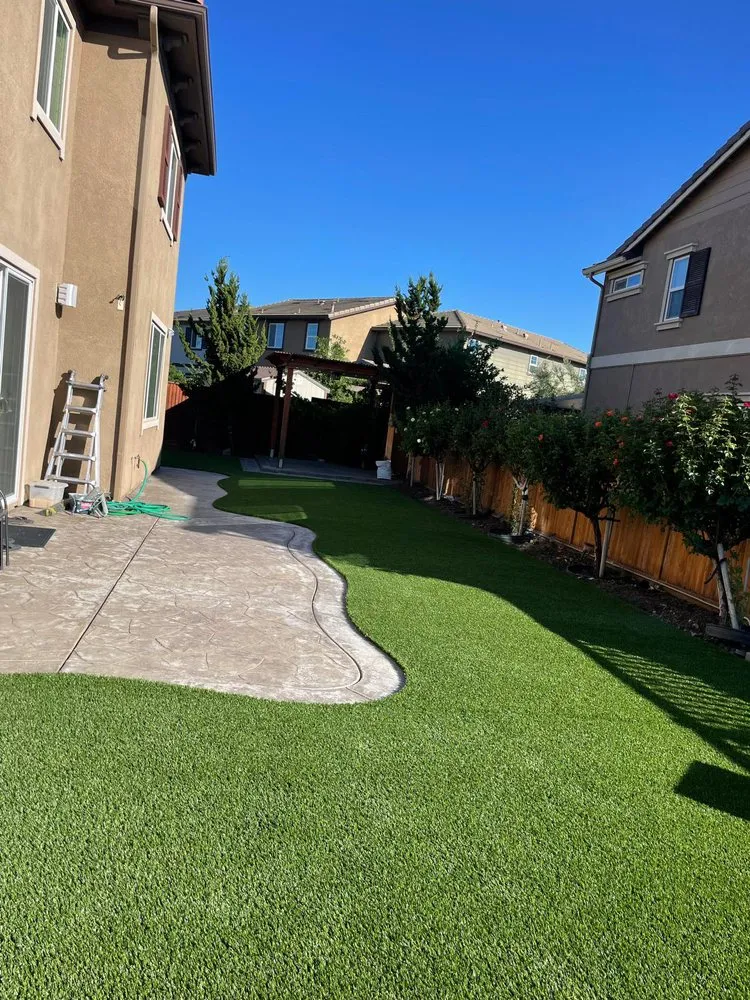 Custom landscape installation for residential properties across Tracy, CA - Edwin’s Landscaping service