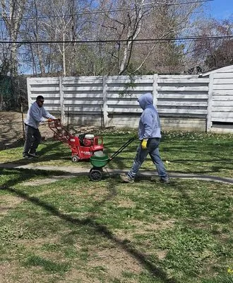 EE Landscape & Irrigation Logo