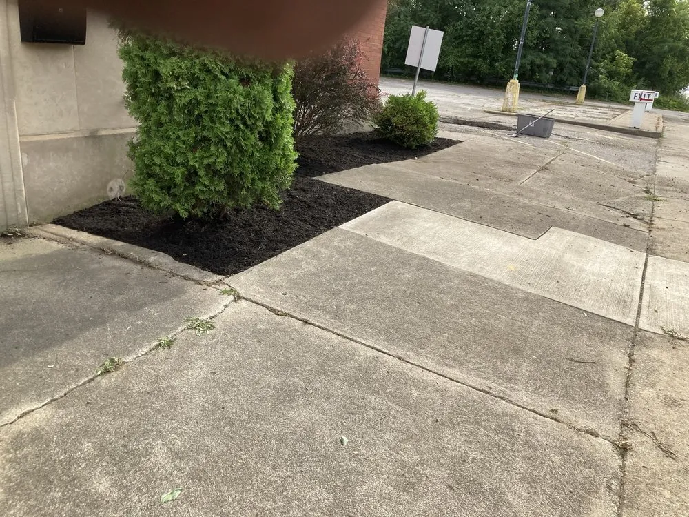 Reliable lawn care service in Mansfield, OH - EE Lawn Care