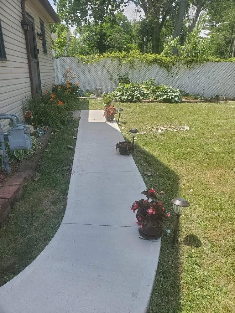 Professional landscaping services in Mansfield, OH by EE Lawn Care