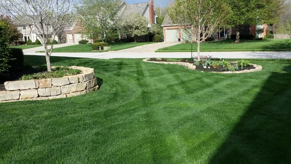 Trusted garden landscaping in Ingleside, IL - E&E Mowers