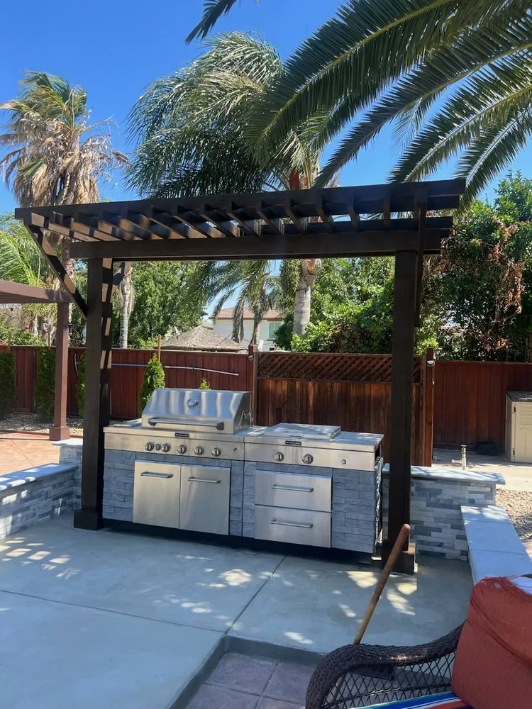 Custom lawn mowing service for beautiful yards across Tracy, CA - E&F Landscape And Construction