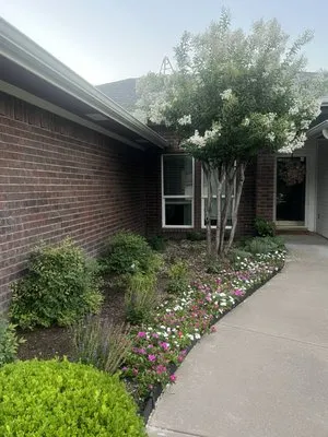 E&F Lawn and Landscape Development Logo