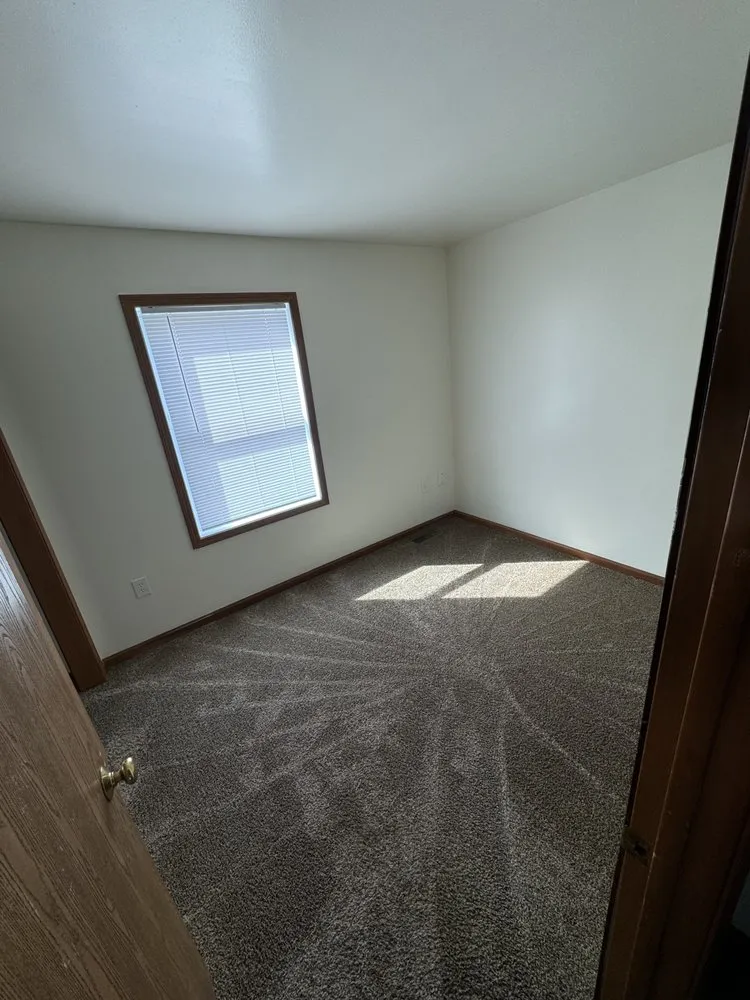 Top-rated lawn care service experts serving Dayton, OH - Efficient and Reliable Services