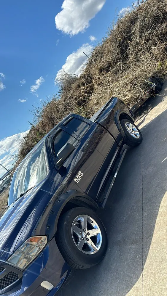 Reliable landscaping services for residential properties in Dayton, OH by Efficient and Reliable Services