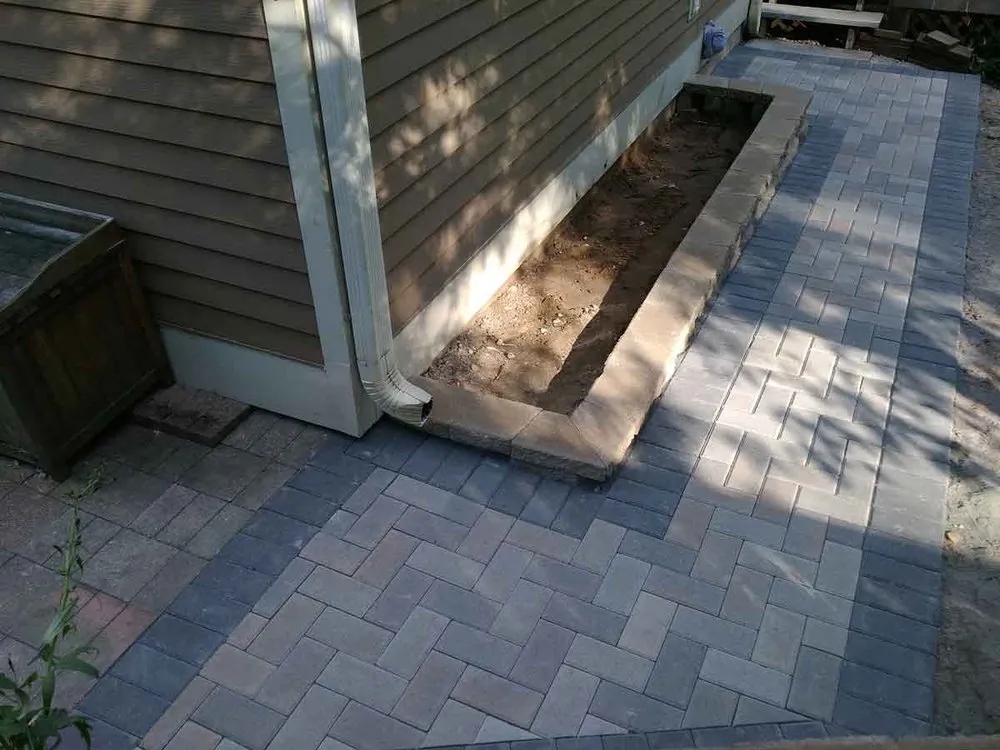 Reliable landscape installation experts serving McHenry, IL - E.F.P. Express Landscaping Service