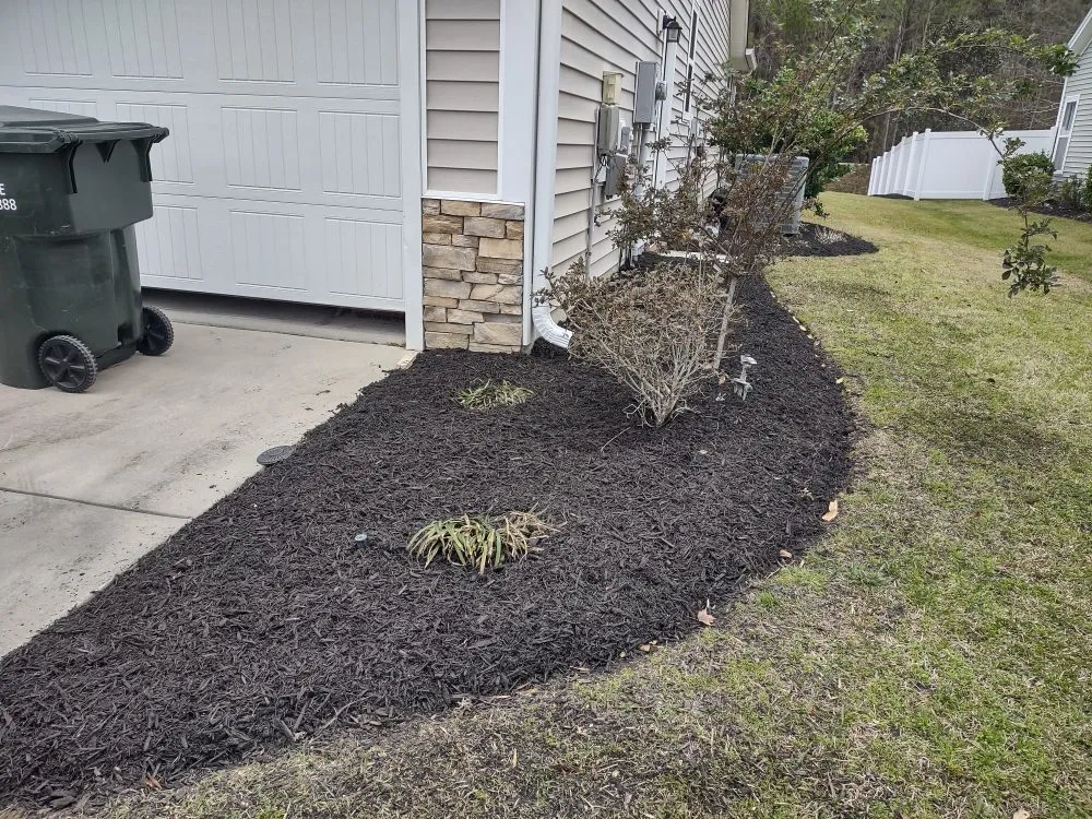 Top-rated garden landscaping for residential properties in Georgetown, SC by Efrain and Son lawn Care Service
