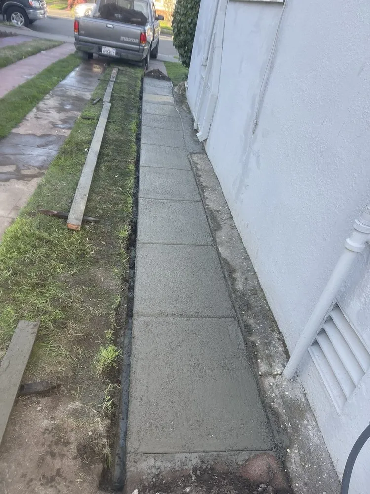 Trusted yard maintenance in Oakland, CA by Efrain’s Gardening Services