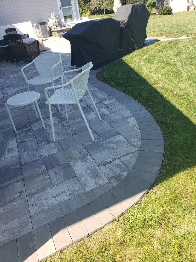 Top-rated lawn care service near you in East Haven, CT by Eglas Landscaping