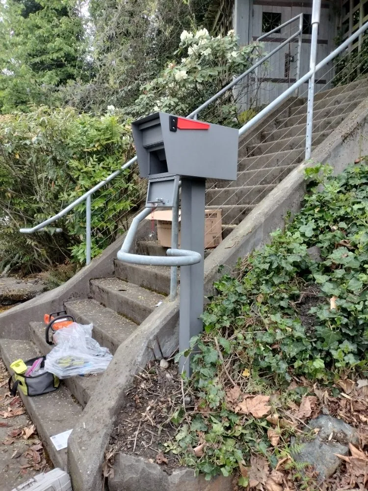 Reliable yard cleanup service in Kent, WA by E&h Landscaping