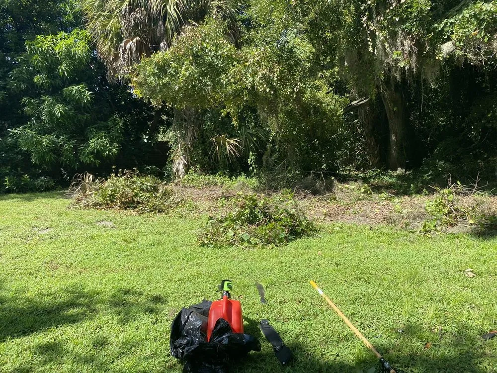 Affordable garden landscaping in Orlando, FL - E&H Lawn Services