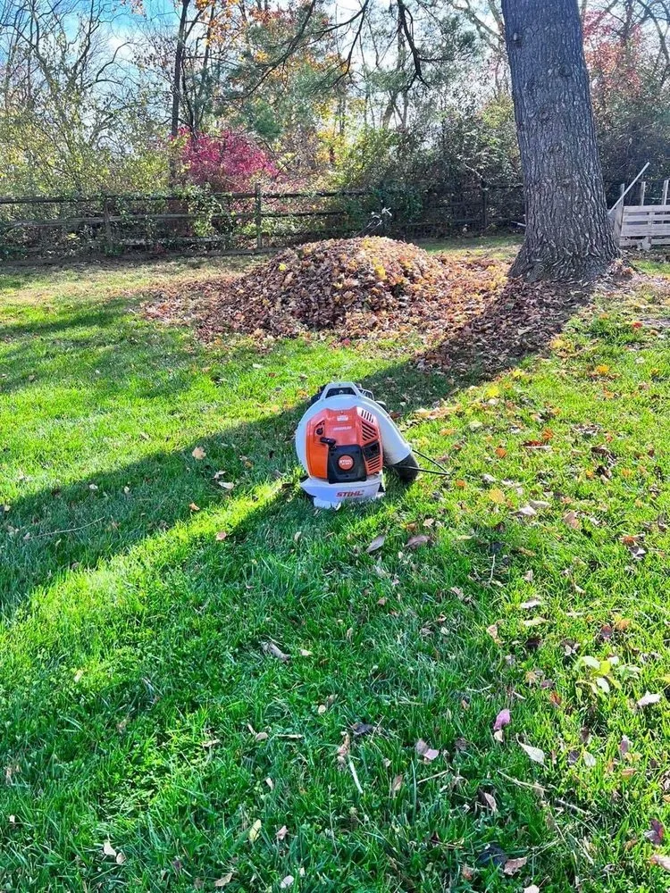 Affordable yard maintenance in Schwenksville, PA by E.Hunter Lawncare