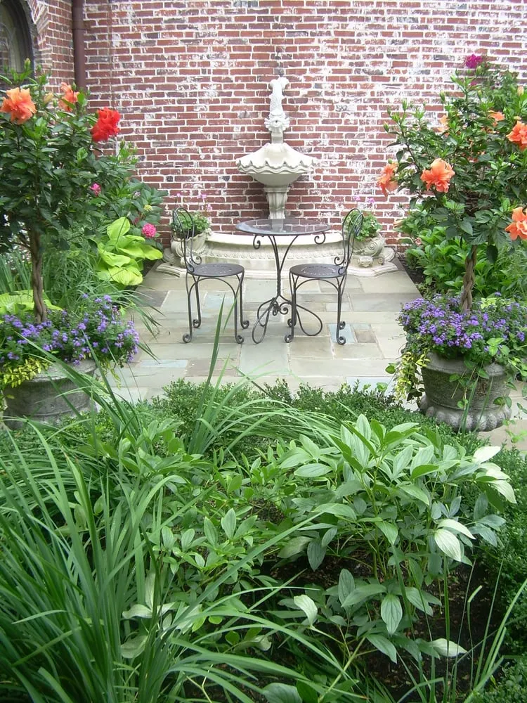 Professional yard maintenance in Cheswick, PA by Eichenlaub