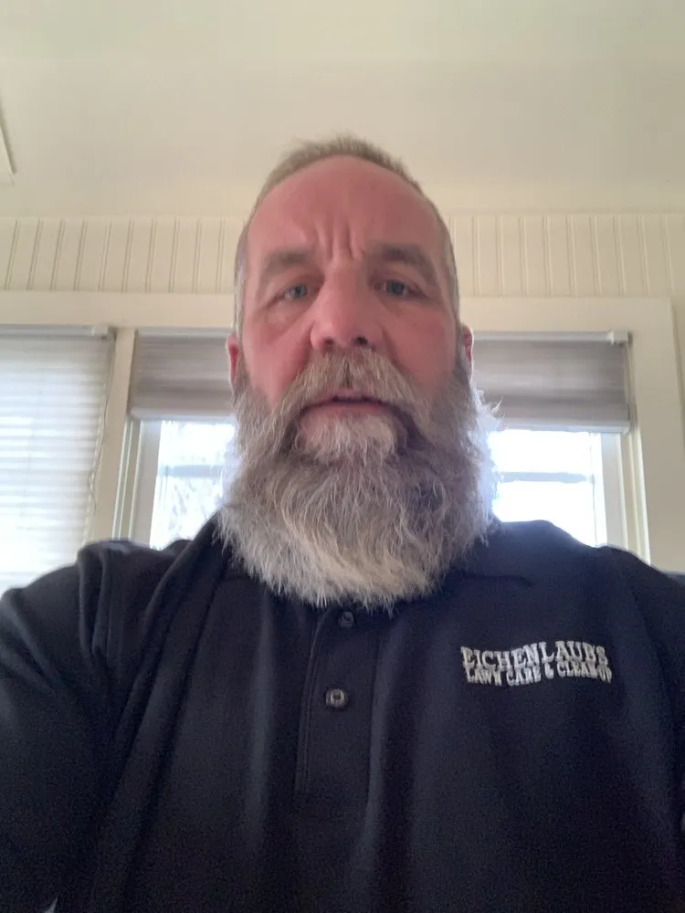 Affordable yard cleanup service with custom design in Medford, OR by Eichenlaub's Lawn Care & Clean-Up