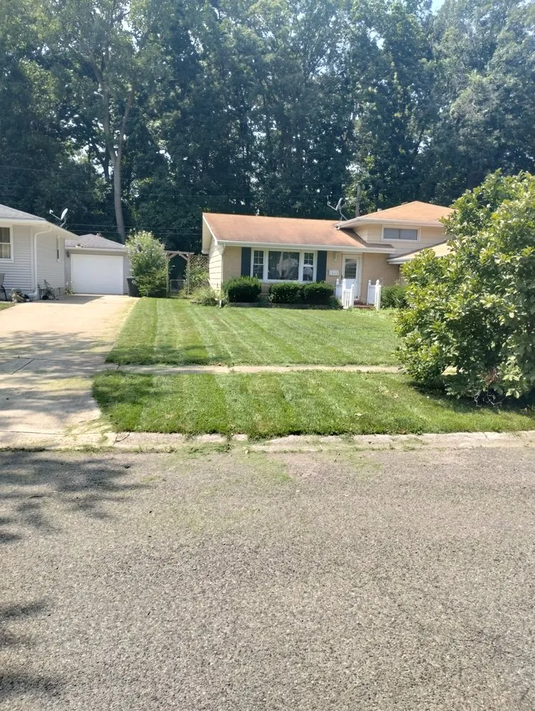 Professional lawn care service in Gary, IN by EJ And Son's Lawncare