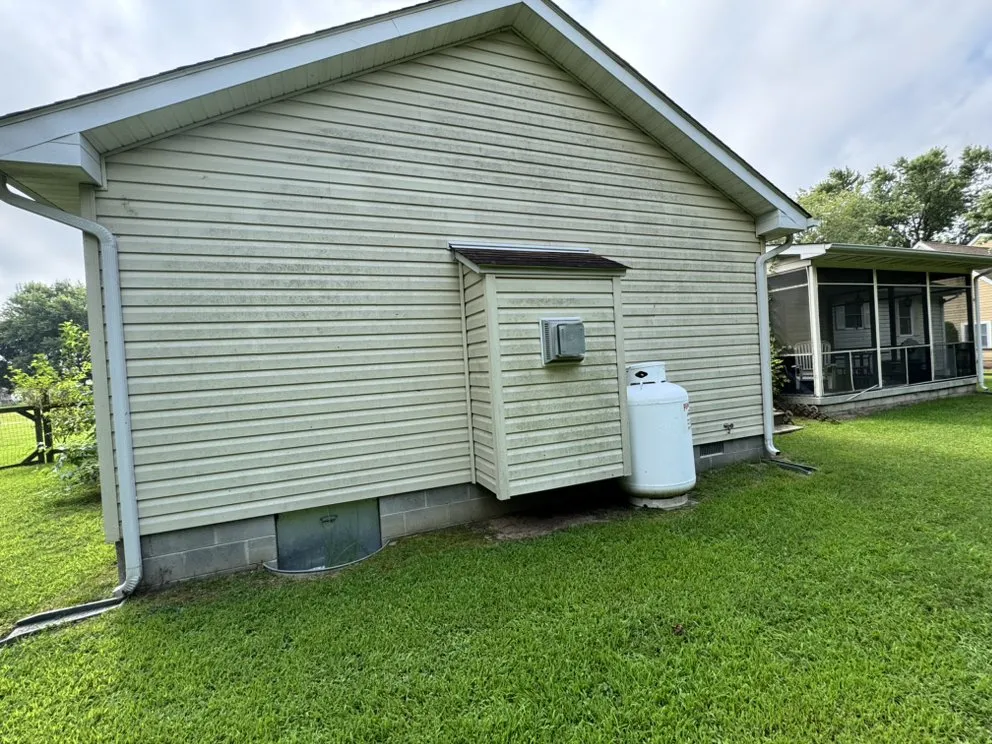 Reliable yard cleanup service experts serving Harbeson, DE - E&J Cleaning Solutions