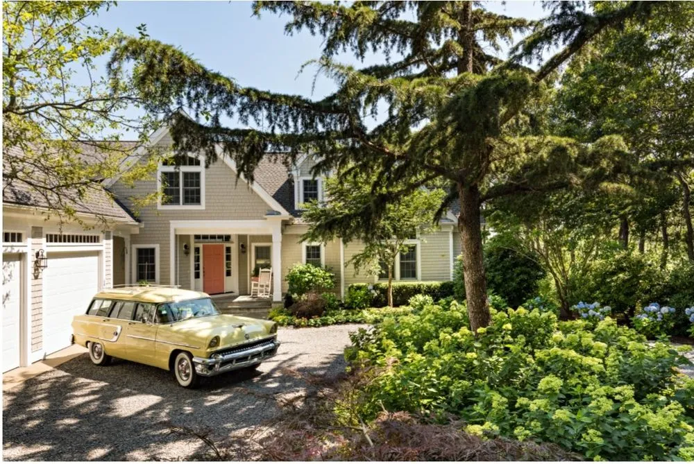 Expert garden landscaping experts serving Hyannis, MA - EJ Jaxtimer Builder