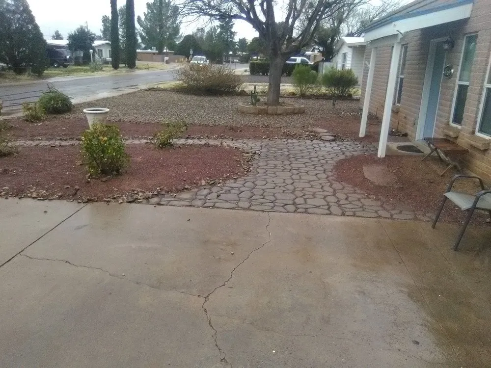 Reliable yard cleanup service in Sierra Vista, AZ by EJ Landscaping And Handyman Services