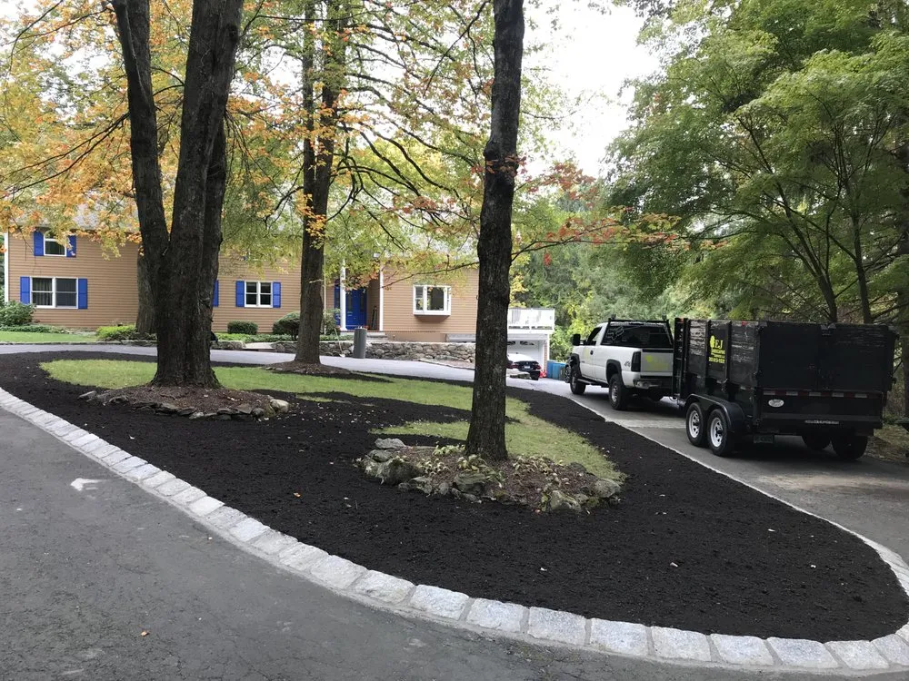 Professional yard maintenance experts serving Norwalk, CT - Ej Landscaping Service