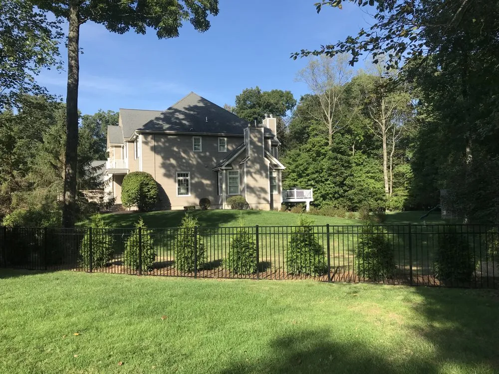 Reliable lawn care service in Norwalk, CT - Ej Landscaping Service