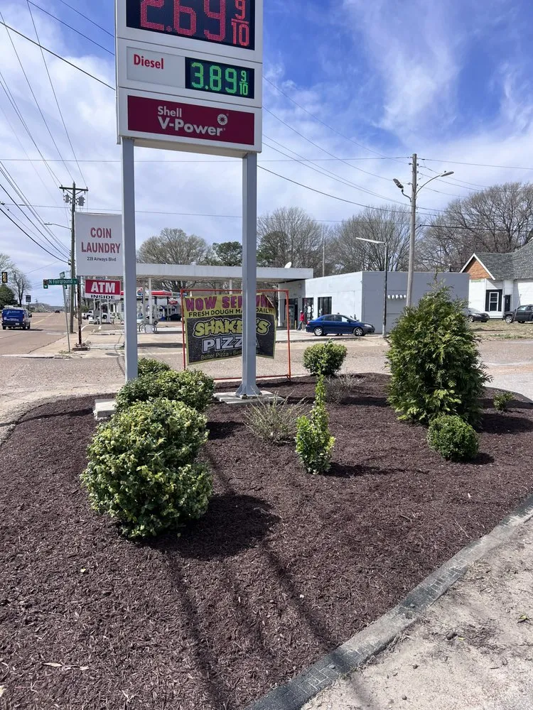 Affordable landscaping services experts serving Jackson, TN - E&J Lawn Care