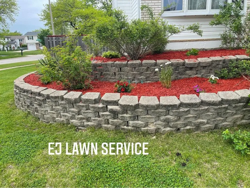 Top-rated yard cleanup service for year-round maintenance in Hoffman Estates, IL by EJ Lawn Service